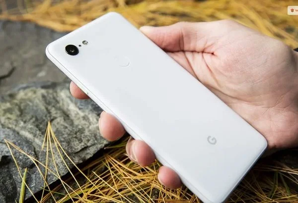Google Pixel 3 XL White Review The Only Pixel On A Budget